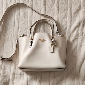 Coach MOLLIE 25 Tote White